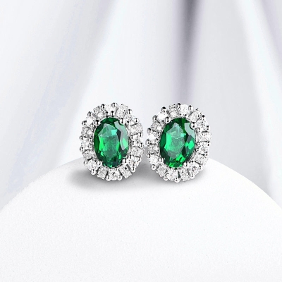 Oval Cut Emerald Moissanite Diamond Earring