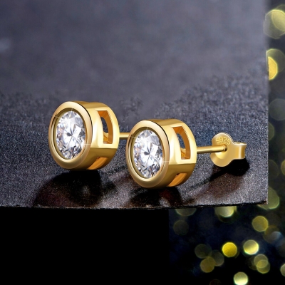 Diamond Earrings: Finely crafted and exquisite jewelry