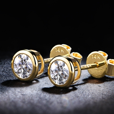Yellow Gold Stud Earrings: Sparkling and Timeless Beauty