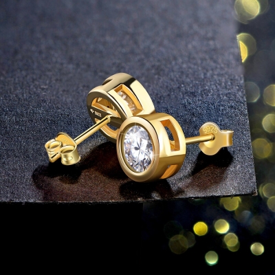 Diamond Earrings: Finely crafted and exquisite jewelry