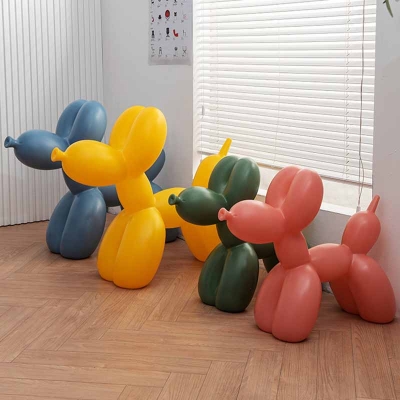 Balloon Dog Statue: Vibrant Ornament for Festive Decor