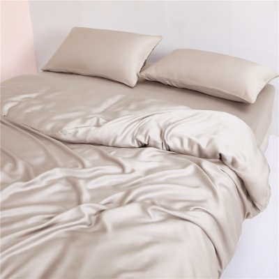 Silky Bedding Set &ndash; Luxurious Comfort and Elegance