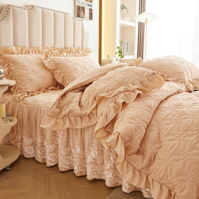Soft Breathable Ruffle edge Bedding Set